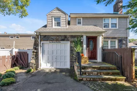 963 Bellmore Rd, North Bellmore, NY 11710
