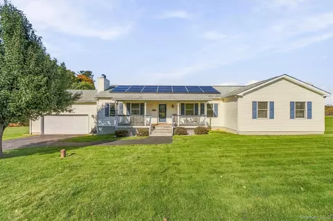 432 Willow Tree Rd, Milton, NY 12547