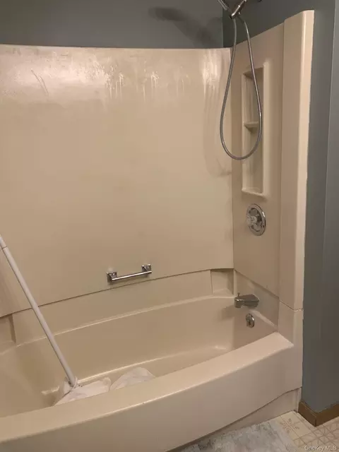 Bath - 79 Cambridge Dr, Red Hook, NY 12571 photo 3 of 3