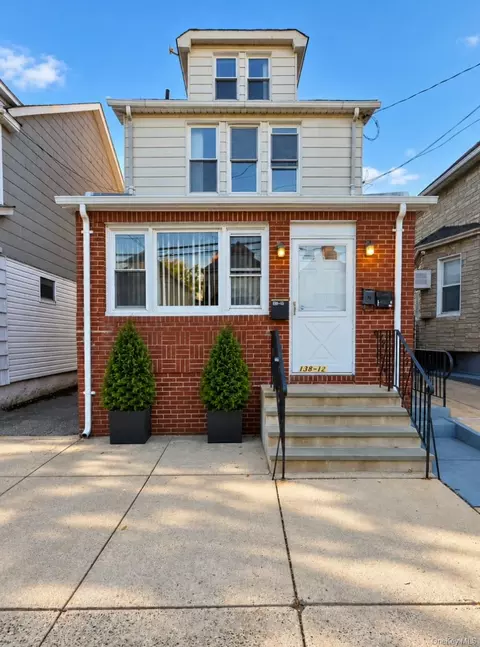 138-12 Whitelaw St, New York, NY 11417