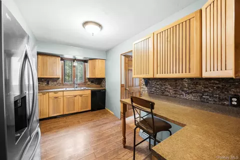 Kitchen - 2 Easterly Rd, Hampton Bays, NY 11946 photo 2 of 2