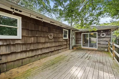 Exterior - 2 Easterly Rd, Hampton Bays, NY 11946 photo 3 of 8