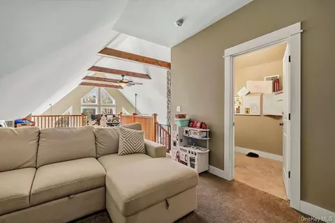 Entry Way - 155 Sands Rd, Wallkill, NY 10941 photo 6 of 7