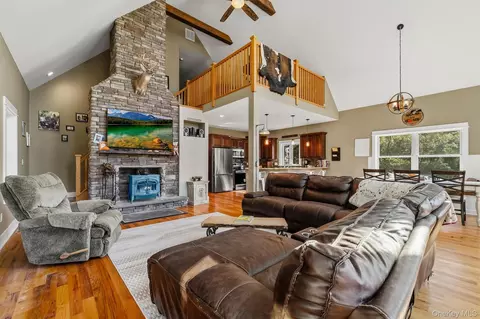 Living - 155 Sands Rd, Wallkill, NY 10941 photo 1 of 1