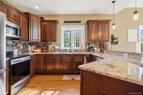 Kitchen - 155 Sands Rd, Wallkill, NY 10941 photo 2 of 5