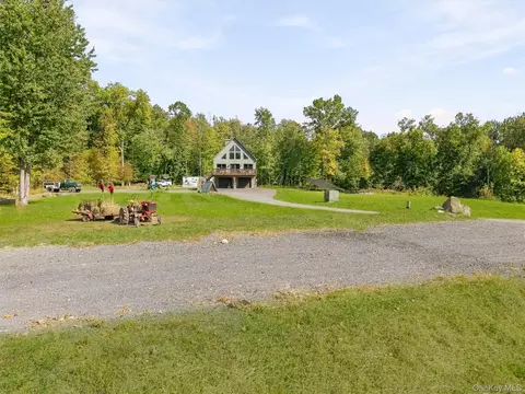 Exterior - 155 Sands Rd, Wallkill, NY 10941 photo 4 of 5