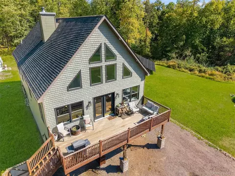 Exterior - 155 Sands Rd, Wallkill, NY 10941 photo 2 of 5