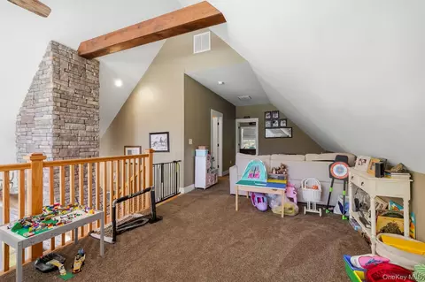Entry Way - 155 Sands Rd, Wallkill, NY 10941 photo 4 of 7