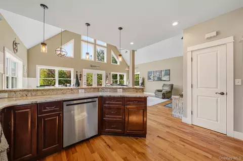 Kitchen - 155 Sands Rd, Wallkill, NY 10941 photo 5 of 5