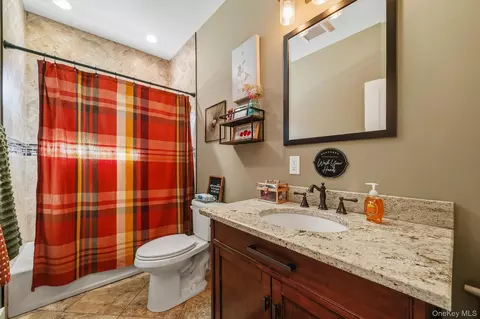Bath - 155 Sands Rd, Wallkill, NY 10941 photo 5 of 5
