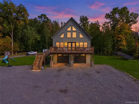 155 Sands Rd, Wallkill, NY 10941