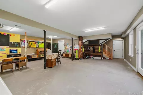 Entry Way - 155 Sands Rd, Wallkill, NY 10941 photo 7 of 7