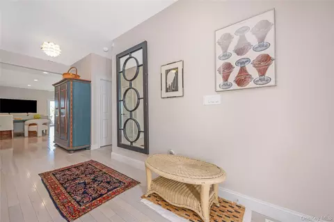 Entry Way - 32 Tyler Dr, Riverhead, NY 11901 photo 1 of 2