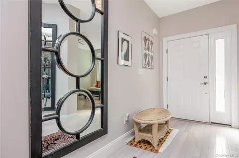 Entry Way - 32 Tyler Dr, Riverhead, NY 11901 photo 2 of 2