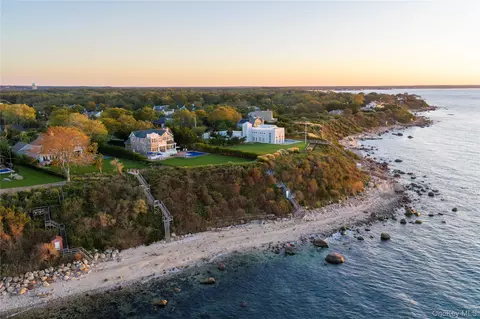 1000 Sound Dr, Greenport, NY 11944