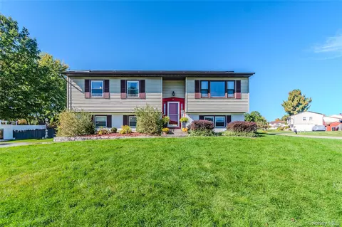 12 Winchester Way, Washingtonville, NY 10992