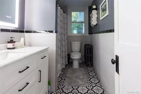 Bath - 30 Old Post Rd, Red Hook, NY 12571 photo 3 of 3
