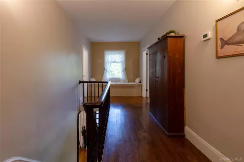 Entry Way - 30 Old Post Rd, Red Hook, NY 12571 photo 3 of 3