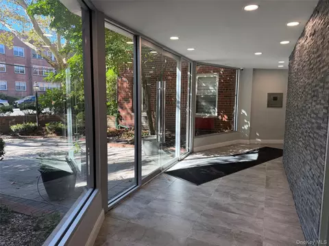 185 Middle Neck Road Rd # S, North Hempstead, NY 11021