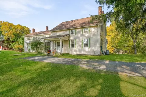 261 Van Keuren Ave, Crawford, NY 12566