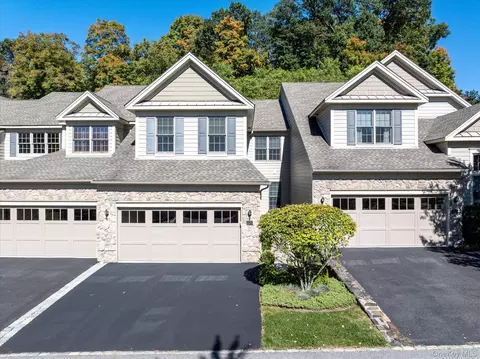 13 Bernheimer Ln, Cortlandt, NY 10567