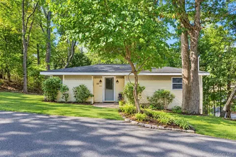 50 Hewlett Dr, Sound Beach, NY 11789