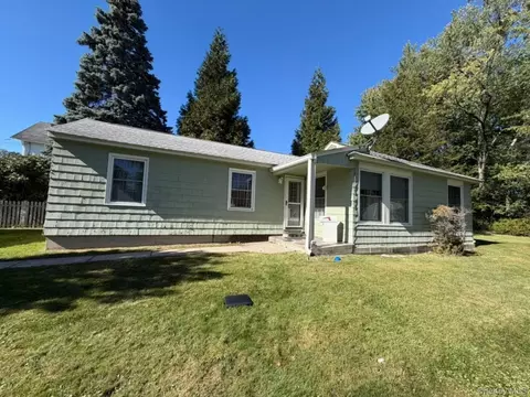 33 Roosevelt Ave, Middletown, NY 10940