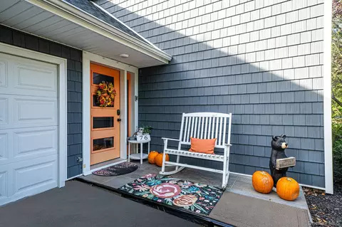 Exterior - 76 Corbin Ave, Brookhaven, NY 11772 photo 3 of 8