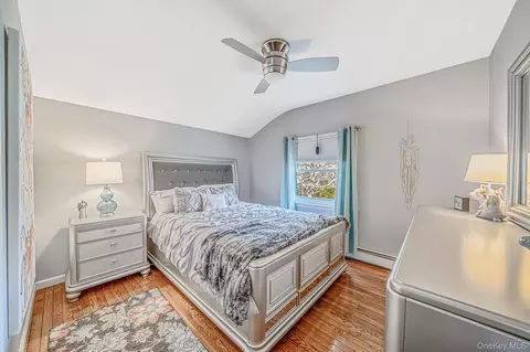 Bedroom - 76 Corbin Ave, Brookhaven, NY 11772 photo 5 of 7