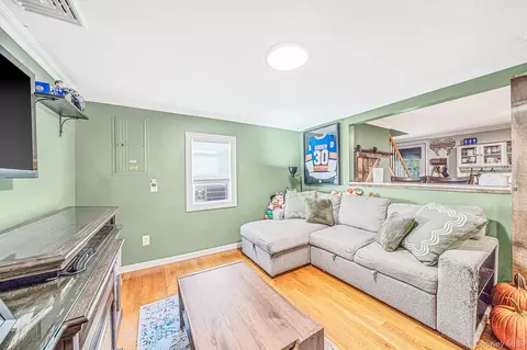 Living - 76 Corbin Ave, Brookhaven, NY 11772 photo 5 of 5