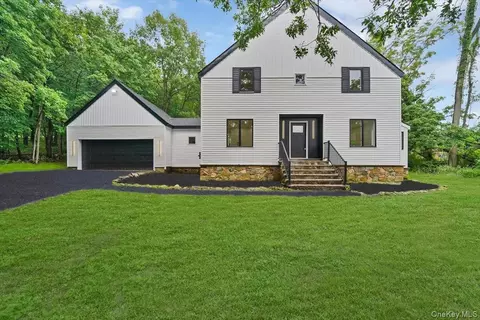 504 Bull Mill Rd, Chester, NY 10918