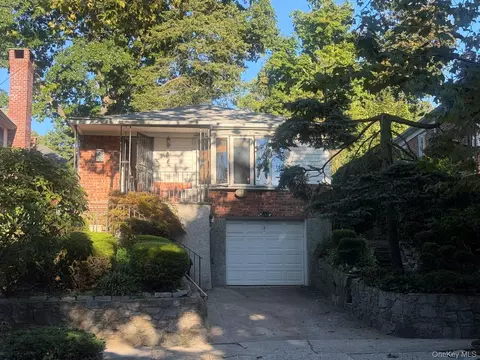 3855 Douglaston Pkwy, New York, NY 11363