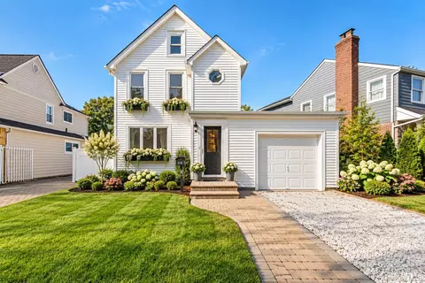 19 Waverly Ave, East Rockaway, NY 11518
