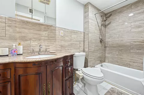 Bath - 160-01 13 Ave, Whitestone, NY 11357 photo 2 of 2