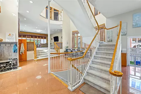 Entry Way - 160-01 13 Ave, Whitestone, NY 11357 photo 3 of 3