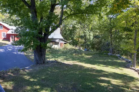 Exterior - 324 Gardnerville Rd, Wawayanda, NY 10958 photo 9 of 13