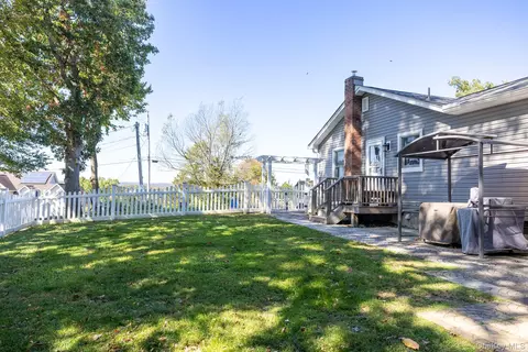 Exterior - 324 Gardnerville Rd, Wawayanda, NY 10958 photo 5 of 13