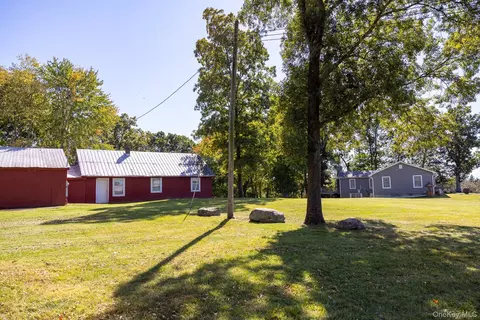 Exterior - 324 Gardnerville Rd, Wawayanda, NY 10958 photo 11 of 13