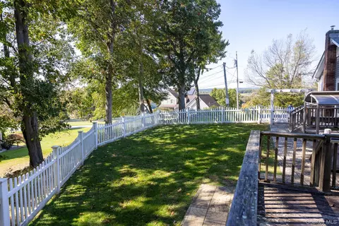 Exterior - 324 Gardnerville Rd, Wawayanda, NY 10958 photo 4 of 13