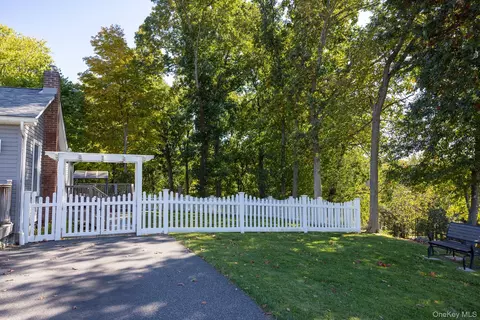 Exterior - 324 Gardnerville Rd, Wawayanda, NY 10958 photo 7 of 13