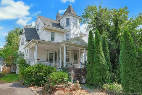 202 Woodland Ave, New Rochelle, NY 10805