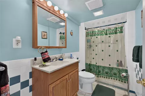 Bath - 69 Robert St, Patchogue, NY 11772 photo 4 of 4