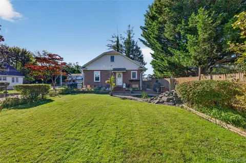 Exterior - 69 Robert St, Patchogue, NY 11772 photo 5 of 8