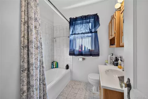 Bath - 69 Robert St, Patchogue, NY 11772 photo 1 of 4