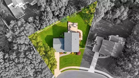 61 Birch St, Lake Grove, NY 11755