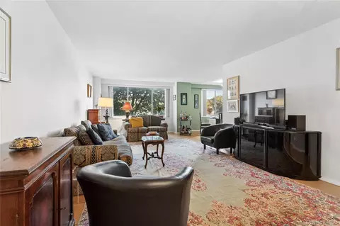 3333 Henry Hudson Pkwy #2A, New York, NY 10463