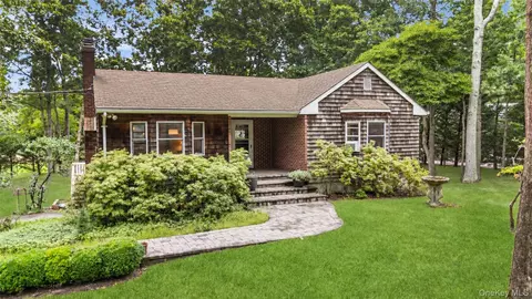 600 Water Mill Towd Rd, Southampton, NY 11968
