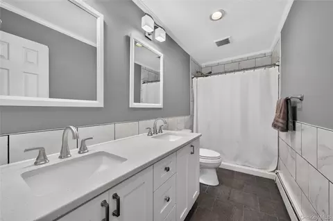 Bath - 3 Jasper Ave, Patchogue, NY 11772 photo 2 of 4