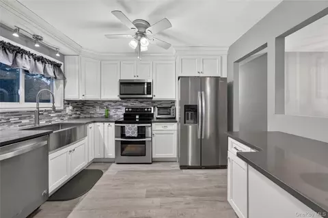 Kitchen - 3 Jasper Ave, Patchogue, NY 11772 photo 1 of 3