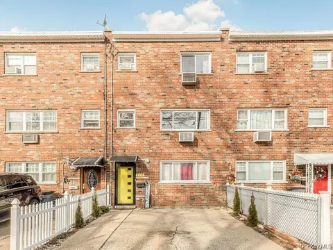 2535 Hollers Ave, New York, NY 10475